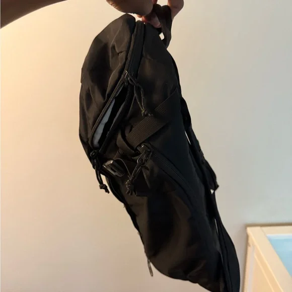 Black Ruckpack 18L - Picture 4 of 5